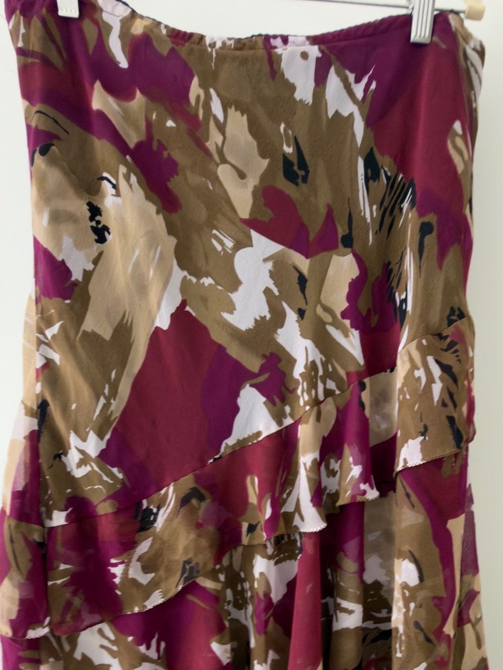 Women's Ruffled Midi Skirt in Burgundy and Tan - Size Large